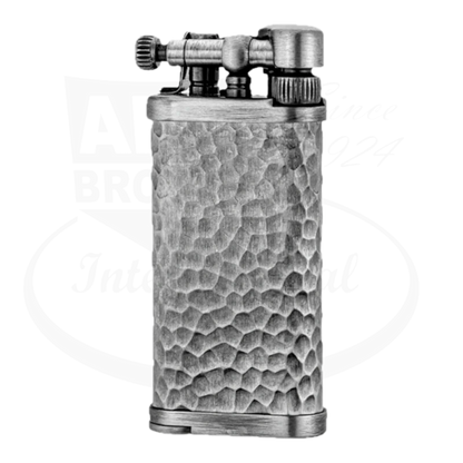 IM corona Old Boy pipe lighter with hammered pattern in silver