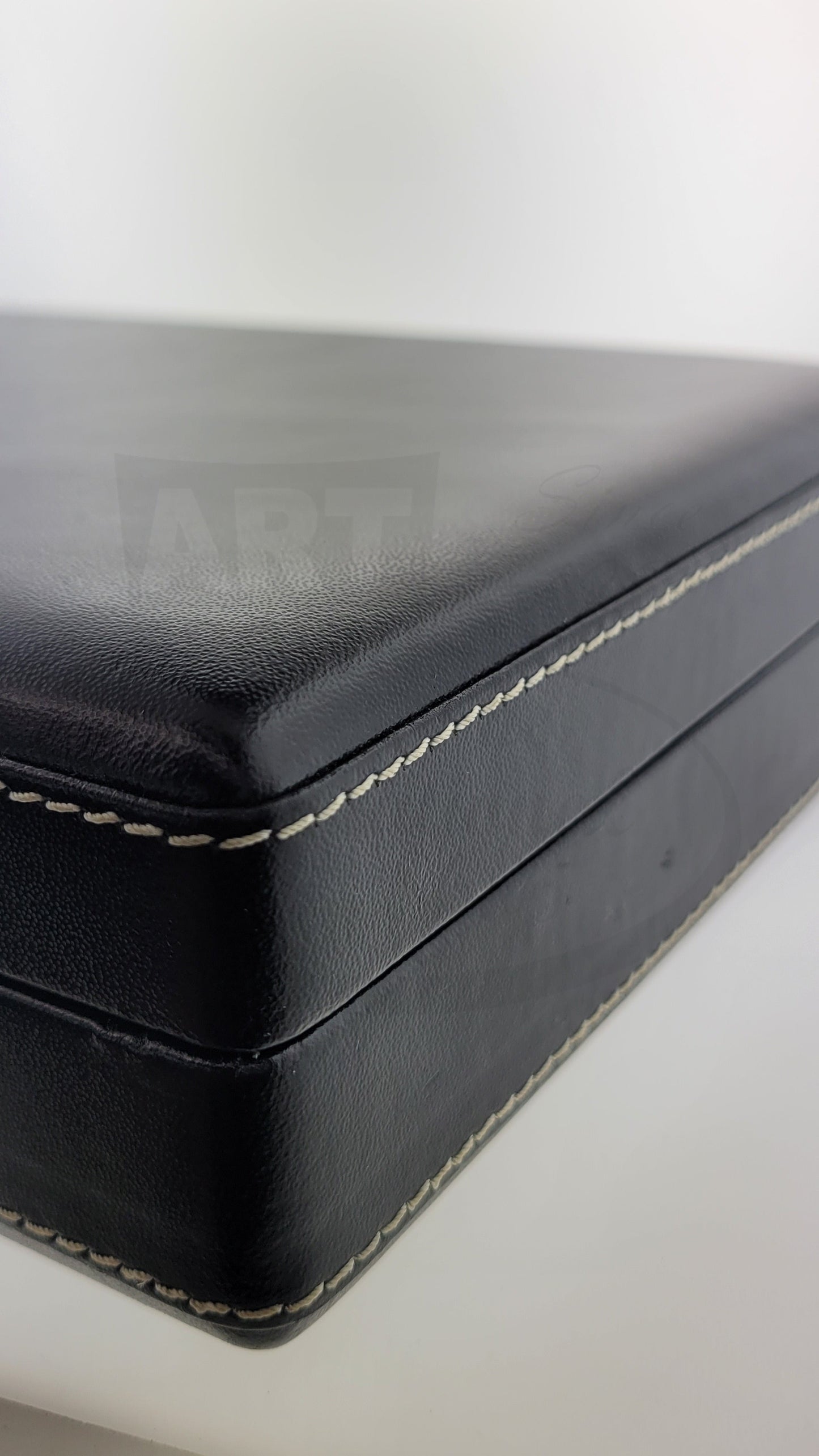 Preowned Scala Del Tempo Black Leather Pen Box