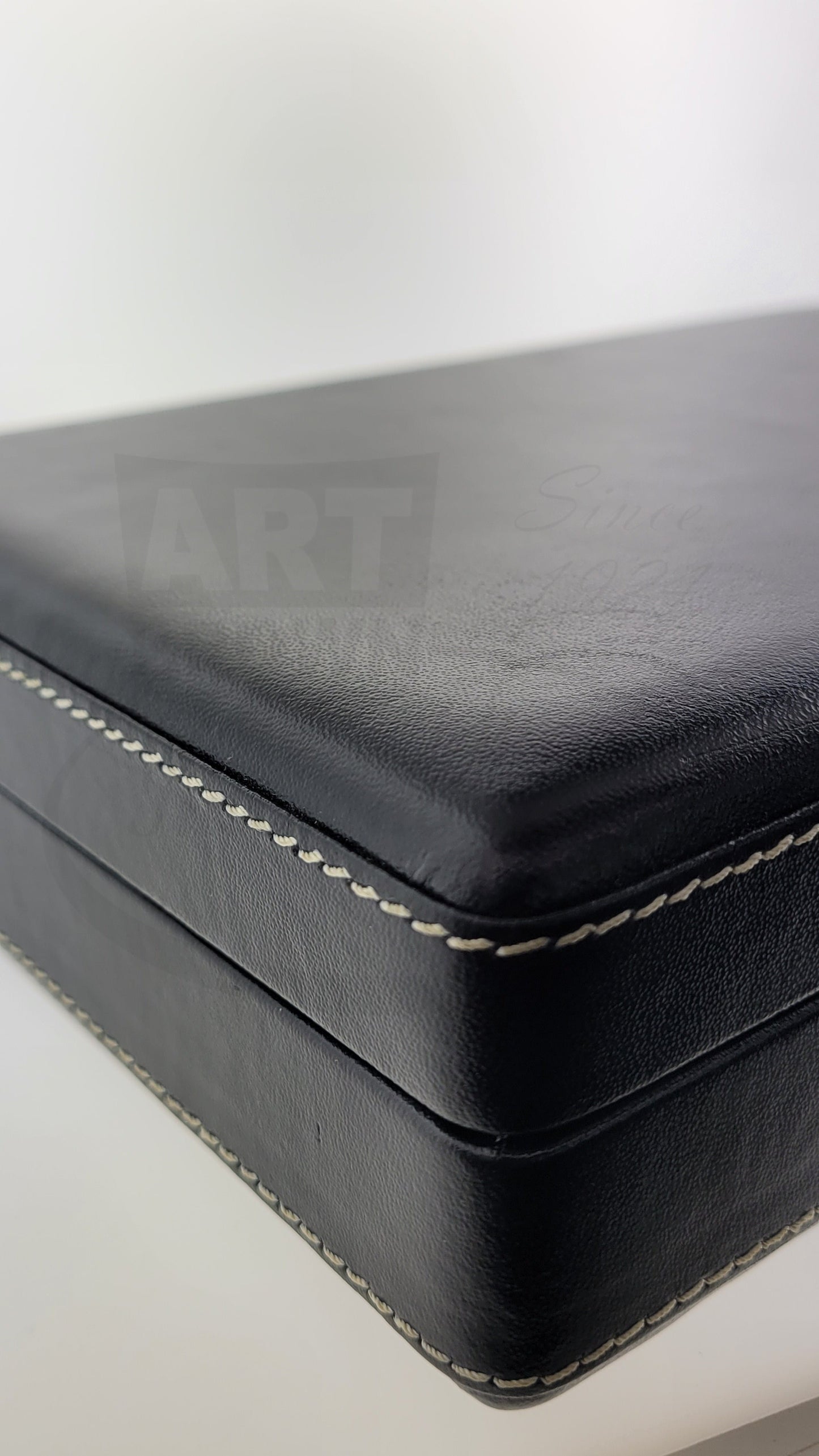 Preowned Scala Del Tempo Black Leather Pen Box